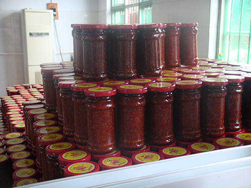 慶賀，星格辣椒醬灌裝機走進開封俏辣妹(圖2)