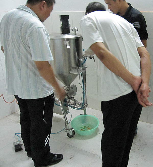 星格醬料灌裝機(jī)走進(jìn)連云港茂揚(yáng)調(diào)味品(圖2)