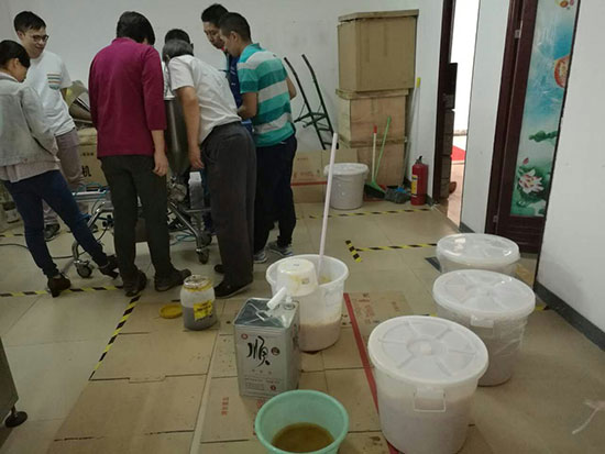 歡迎香港淘化大同公司來我公司測試蒜蓉醬生產(圖2)