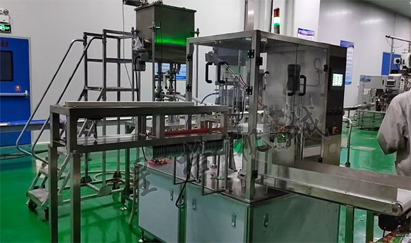 自吸嘴醬料灌裝旋蓋機可以包裝那些產品(圖1)
