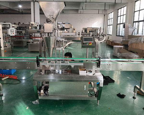 小型食品醬料灌裝生產(chǎn)線需要什么機器設(shè)備組成(圖1) 小型食品醬料灌裝生產(chǎn)線需要什么機器設(shè)備組成(圖1)