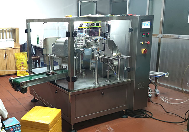 全自動(dòng)番茄醬包裝機(jī)械對(duì)企業(yè)起著重大的作用(圖2) 全自動(dòng)番茄醬包裝機(jī)械對(duì)企業(yè)起著重大的作用(圖2)