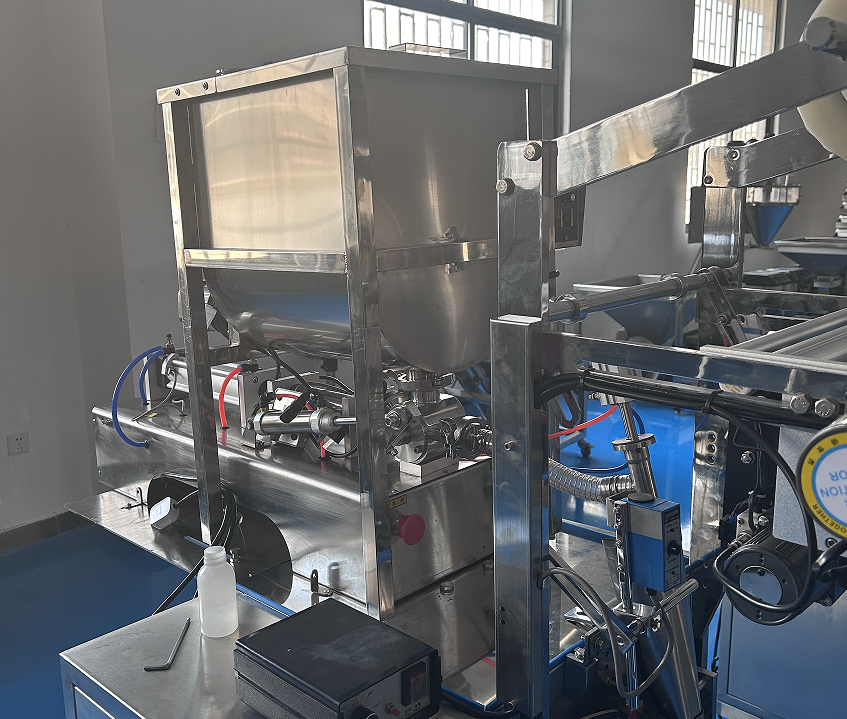 全自動芥末醬包裝機械保持與時俱進的發(fā)展(圖1)