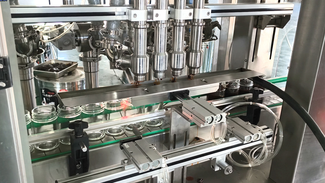 一文看懂醬料灌裝生產(chǎn)線:從原料攪拌到成品裝箱,整線流程詳解(圖2) 一文看懂醬料灌裝生產(chǎn)線:從原料攪拌到成品裝箱,整線流程詳解(圖2)