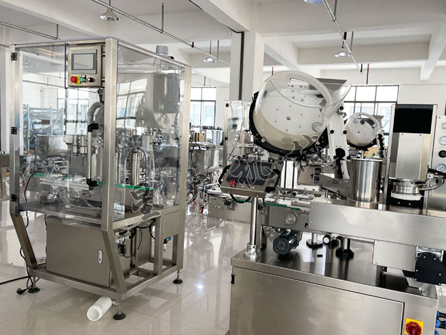 新品推薦：自動醬料灌裝真空旋蓋生產線(圖2)