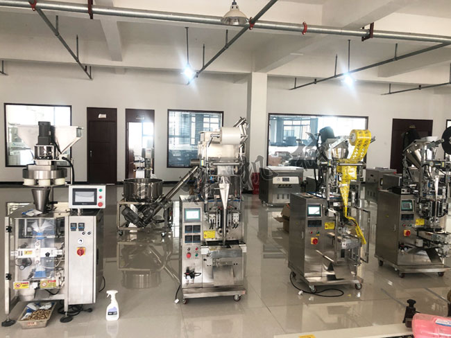 吃螃蟹的季節(jié)，怎么能少了全自動(dòng)蟹黃醬包裝機(jī)(圖1)