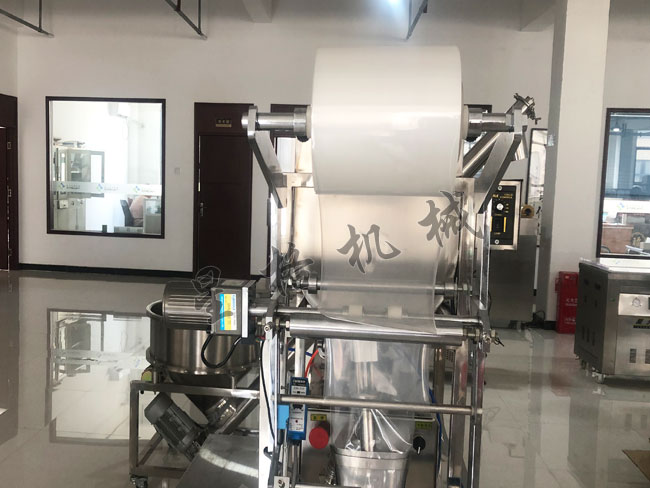 吃螃蟹的季節(jié)，怎么能少了全自動(dòng)蟹黃醬包裝機(jī)(圖3)